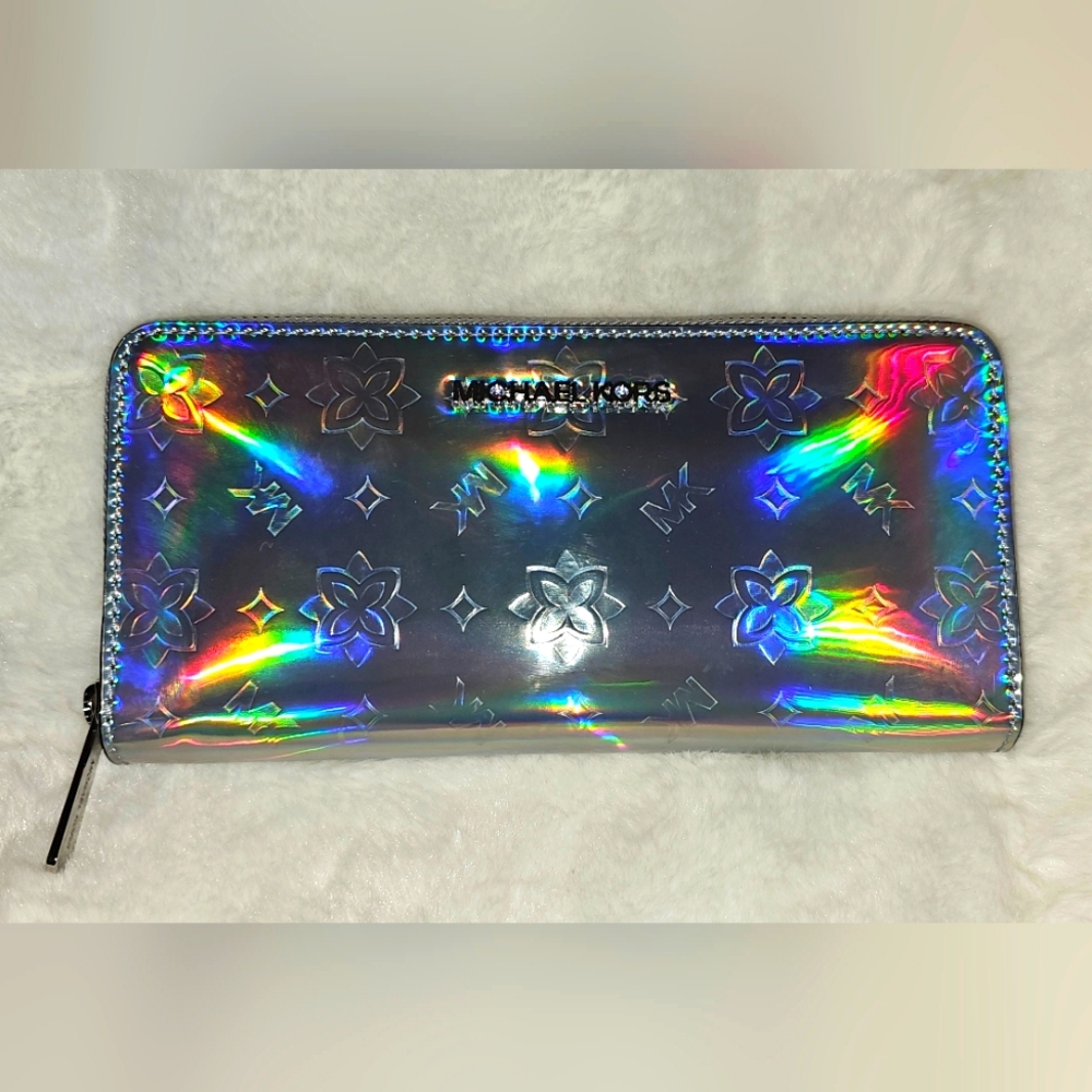 Michael Kors Larege Zip Wallet Iridescent Silver